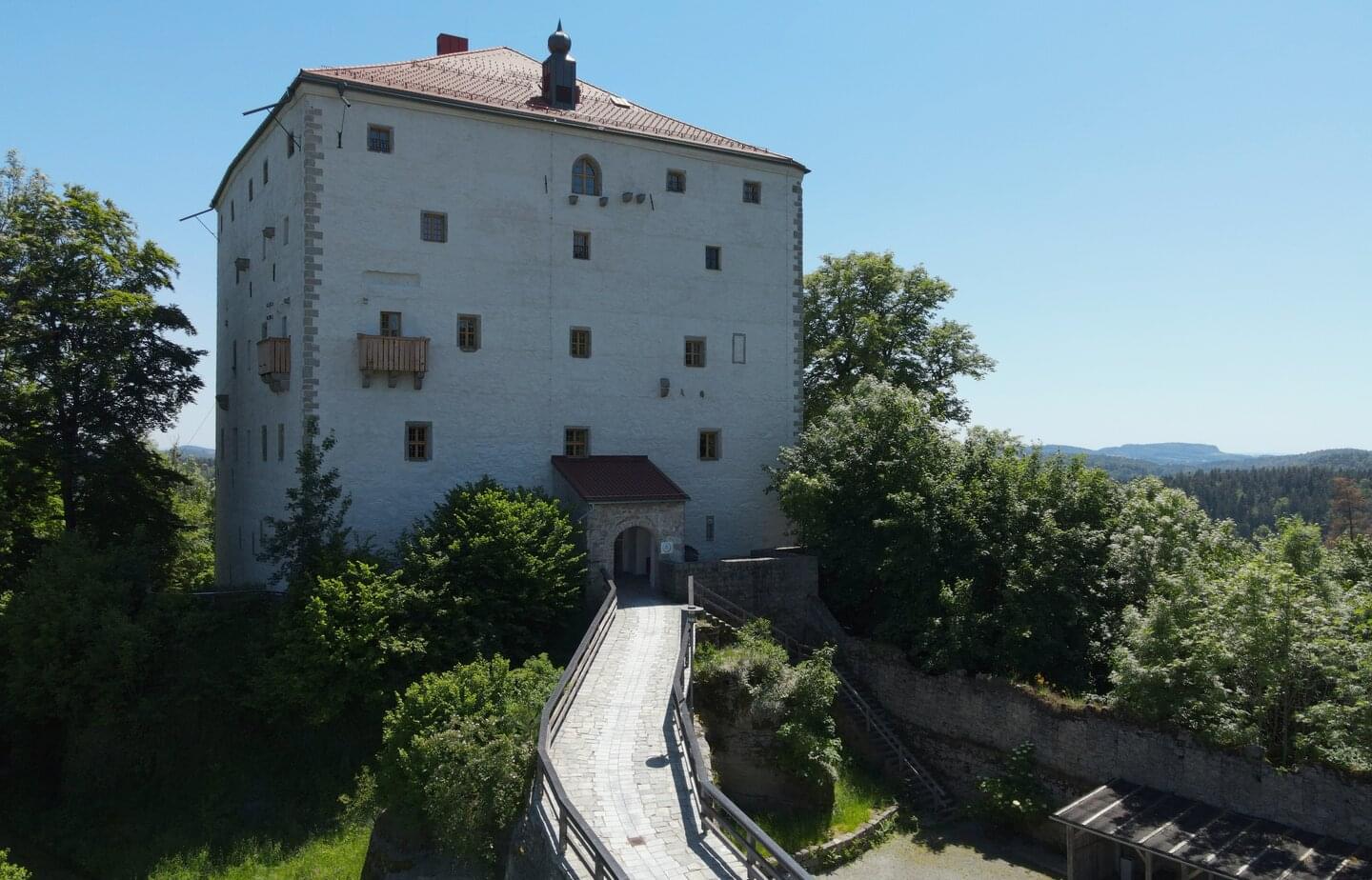 Ergoldsbacher Kirchenbiber Rundschnitt - Naturrot | © ERLUS 2021