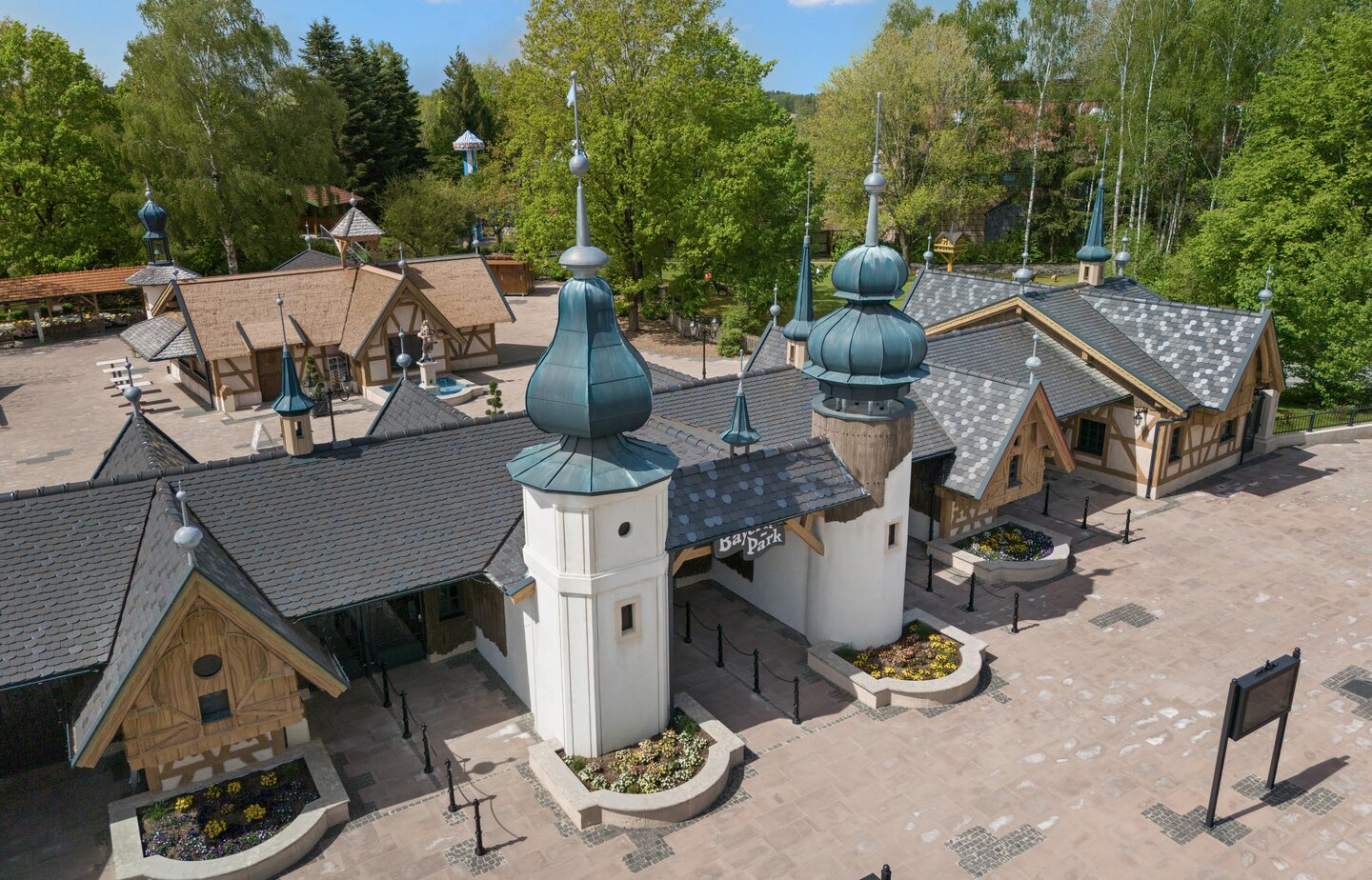 ERLUS Biberschwanzziegel Sonderanfertigung - dreifarbig | © ERLUS 2024