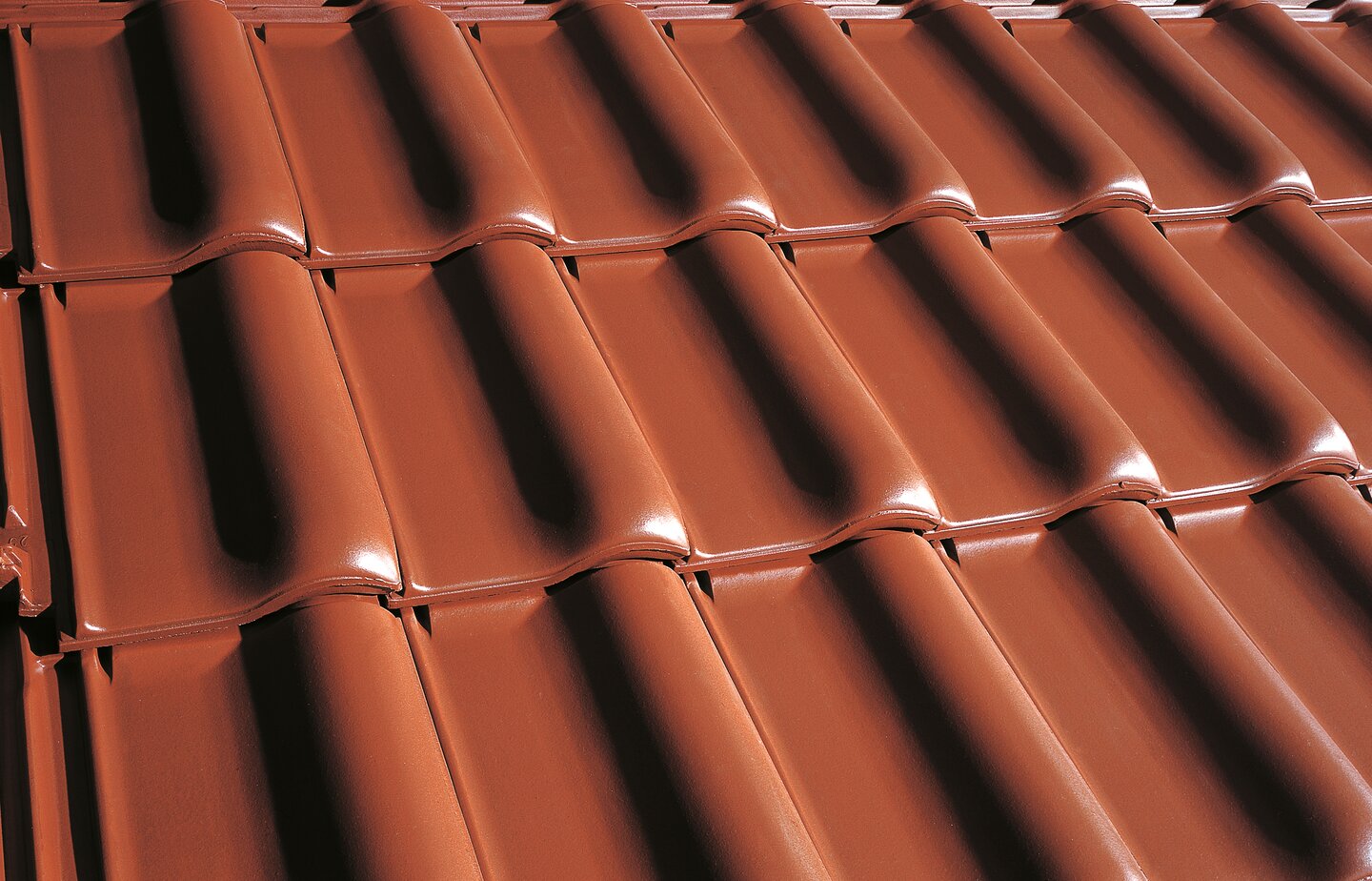 E 58 - Kupferbraun | Dachflächenbild | © © ERLUS AG 2021