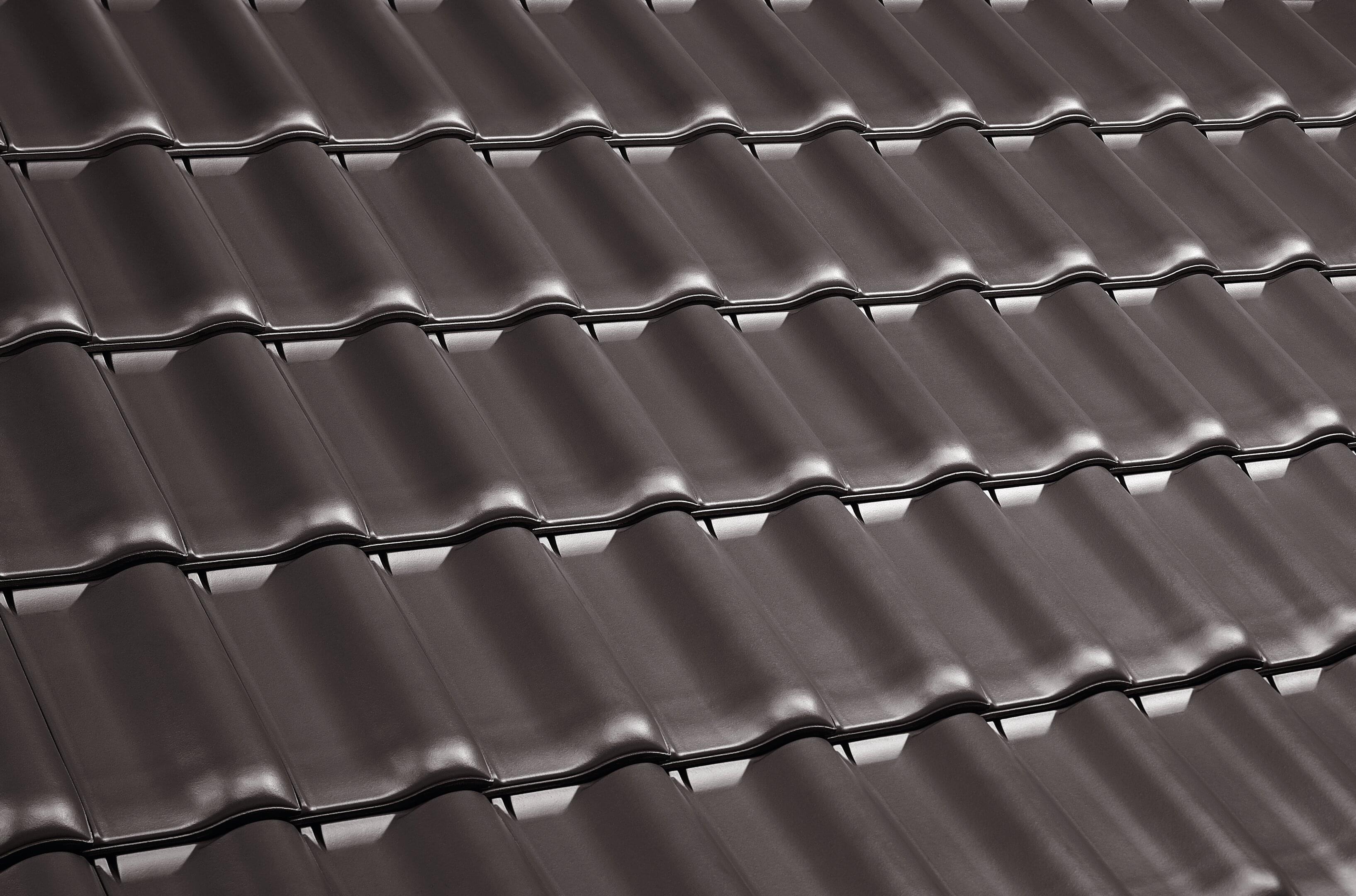 Металлочерепица серого цвета. Металлочерепица графит. Будмат металлочерепица. Испанская сьерра металлочерепица. Металлочерепица викинг серый графит 7024.