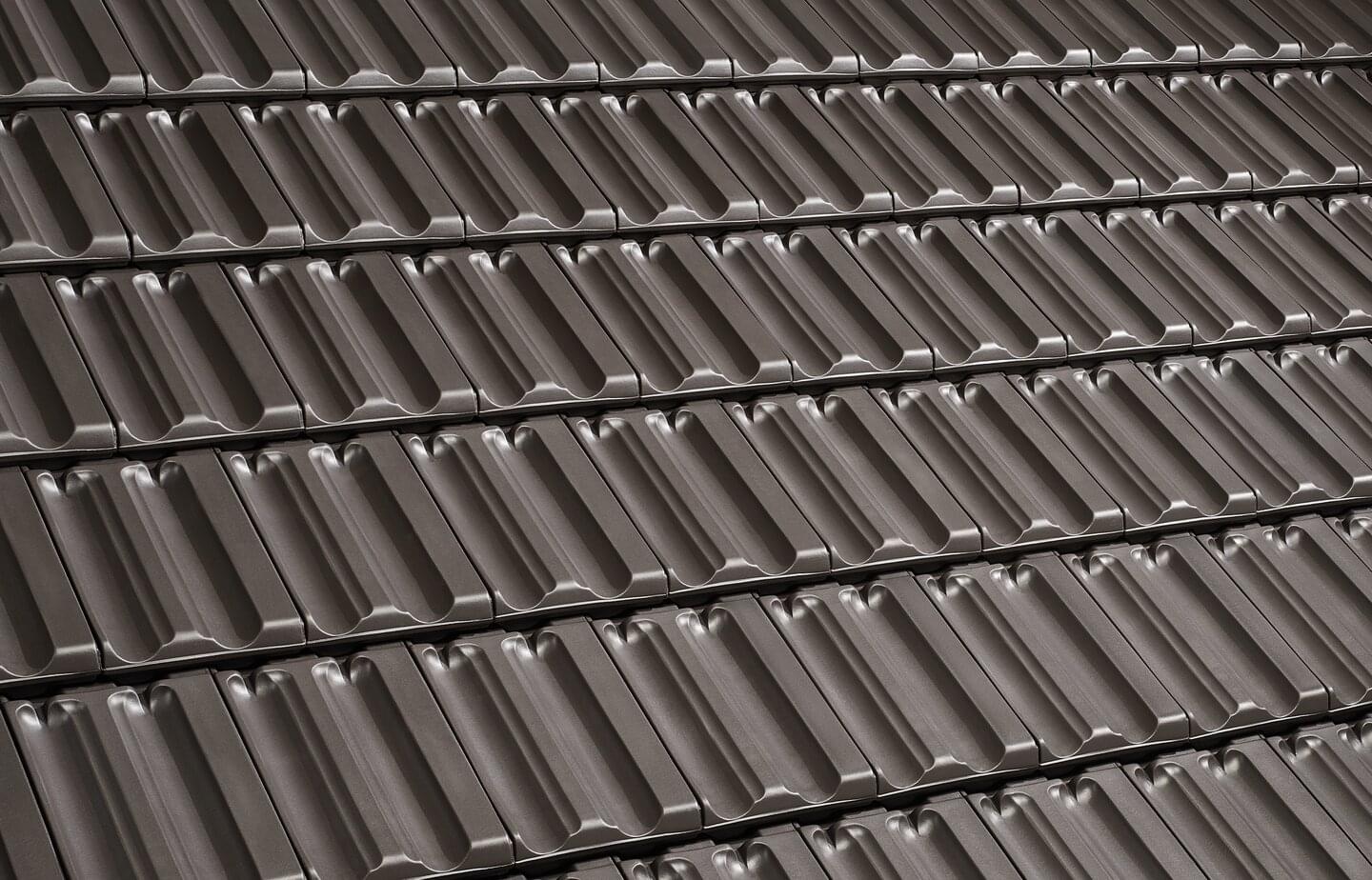 Großfalzziegel - Anthracite | Image roof surface | © © ERLUS AG 2021