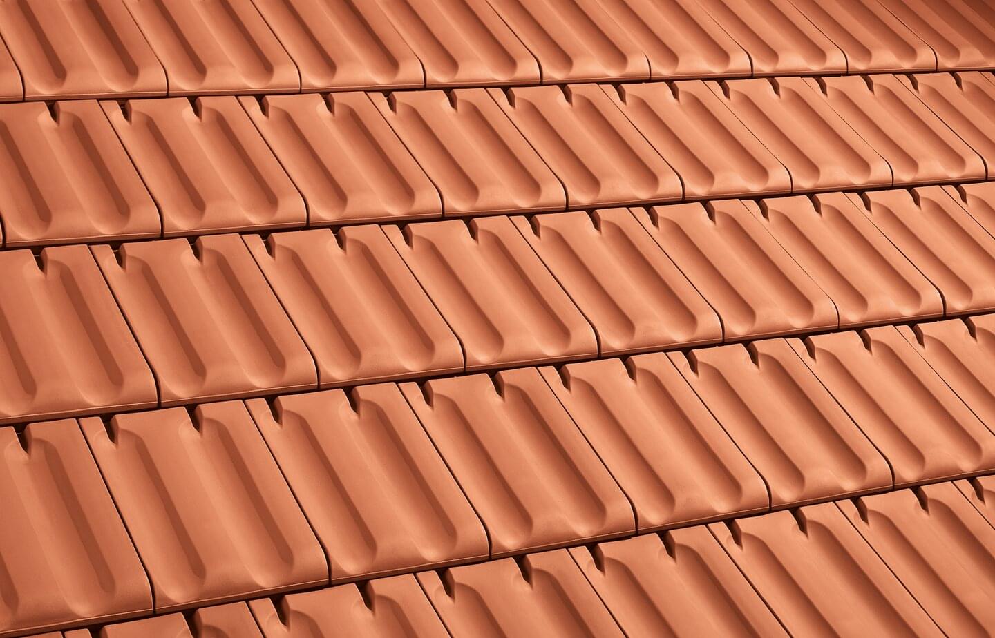 Großfalzziegel XXL® - Natural red | Image roof surface | © © ERLUS AG 2021