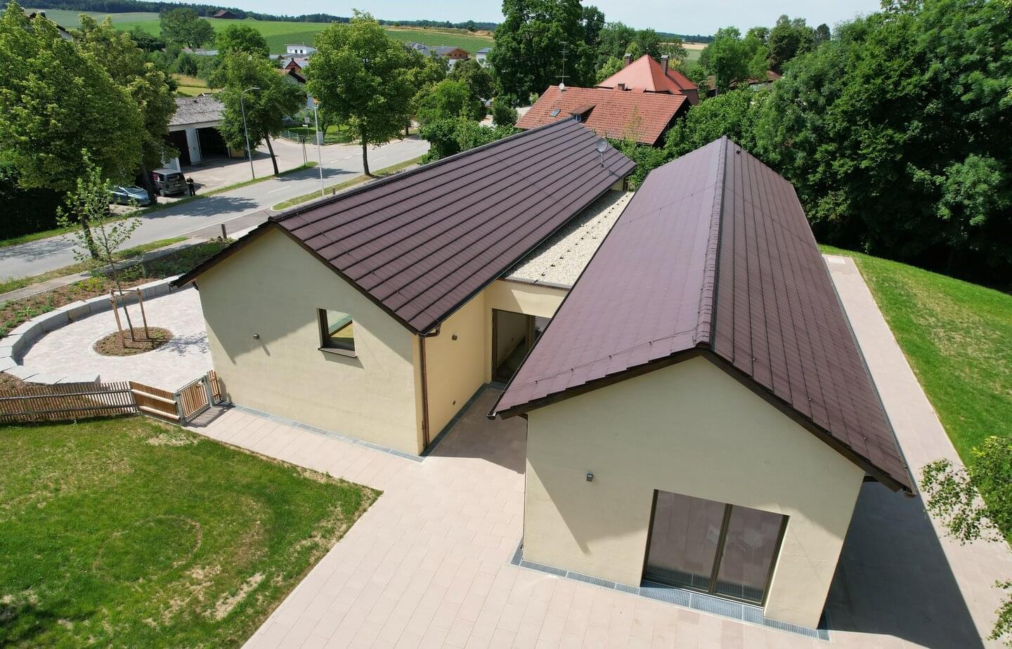  Ergoldsbacher Linea - Sinter Brown | © ERLUS 2022