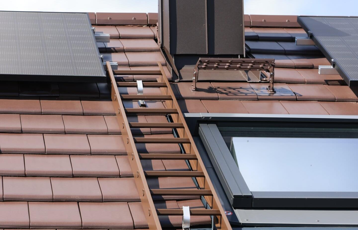  Ergoldsbacher Linea - Sinter Brown | © ERLUS 2021