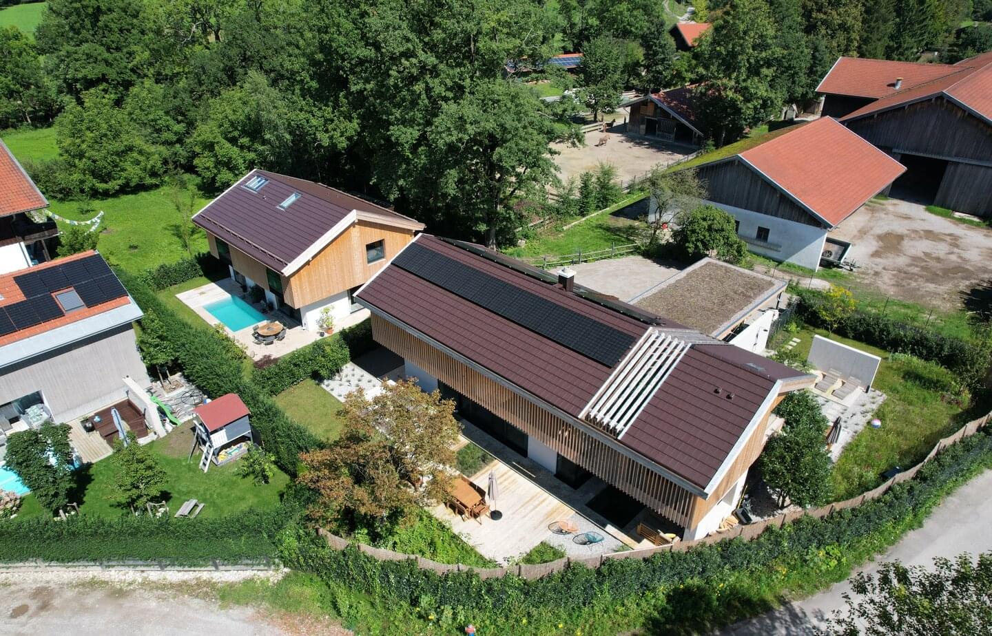  Ergoldsbacher Linea - Sinter Brown | © ERLUS 2021