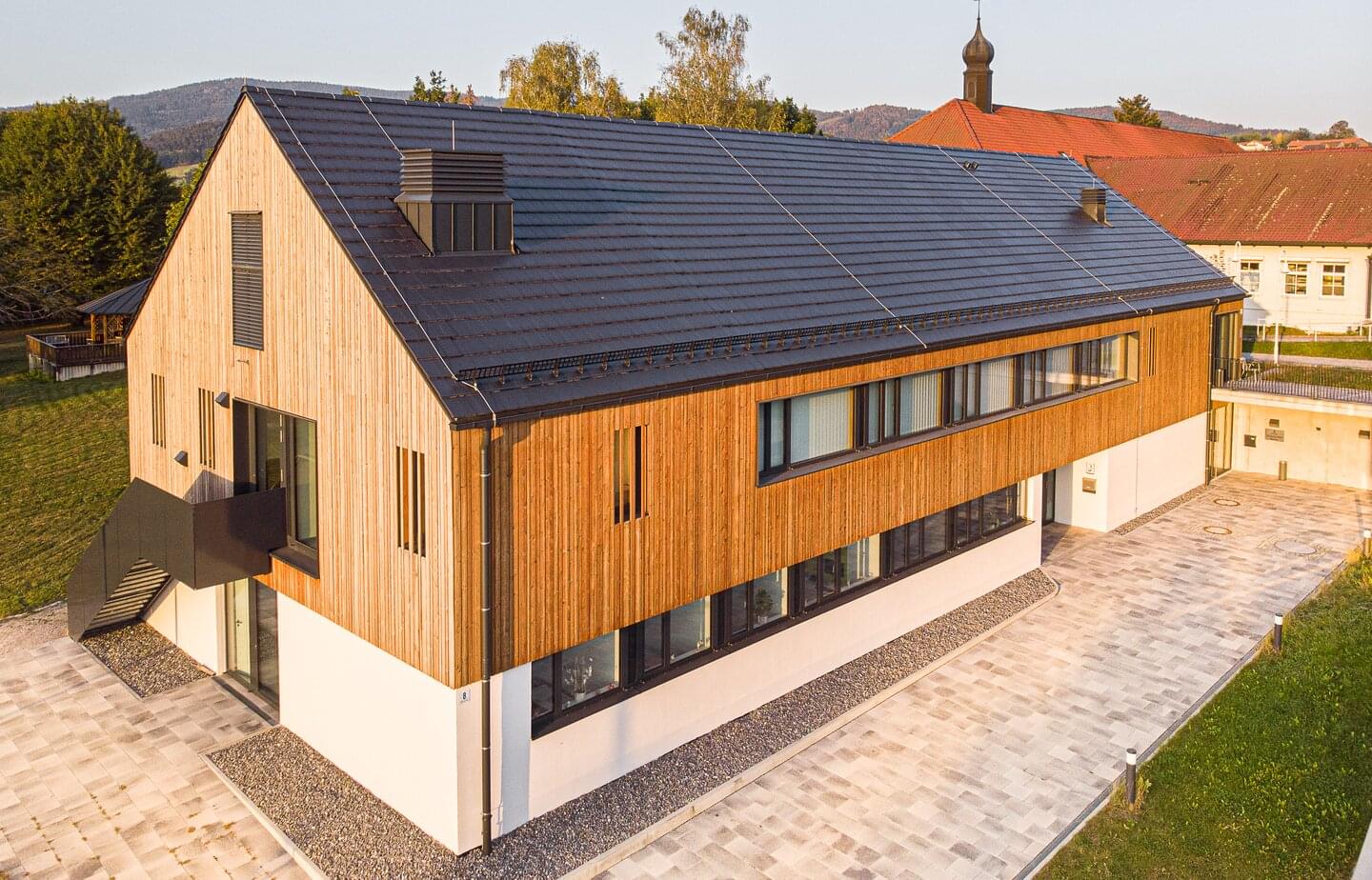  Ergoldsbacher Linea - Sinter grey | © ERLUS 2021