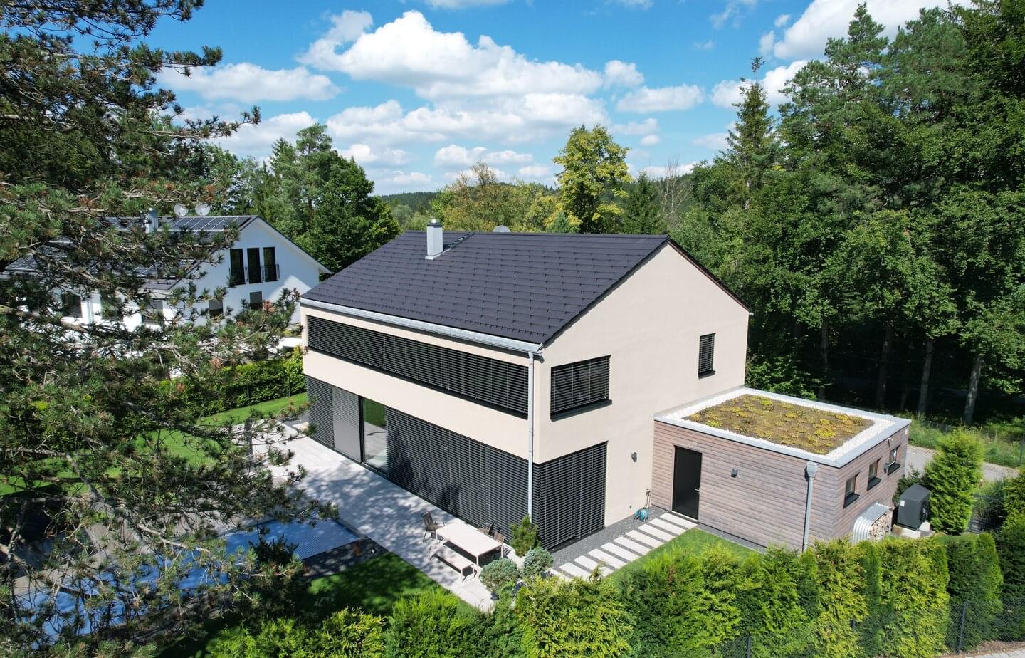 Ergoldsbacher Linea - Sinter black matt | © ERLUS 2021