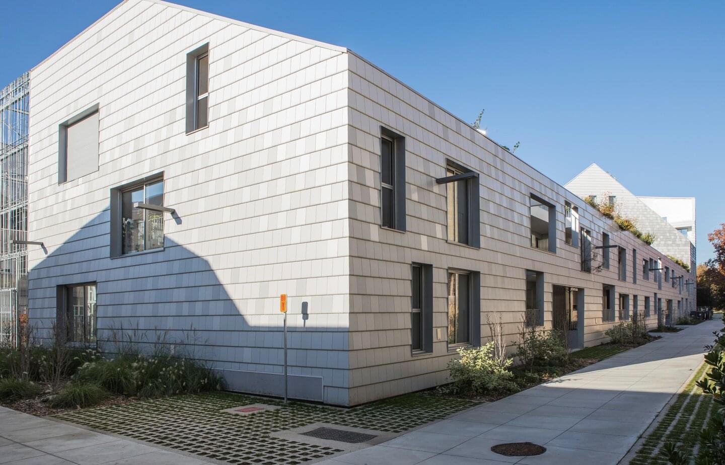 Ergoldsbacher Linea - Special color white | © ERLUS 2022