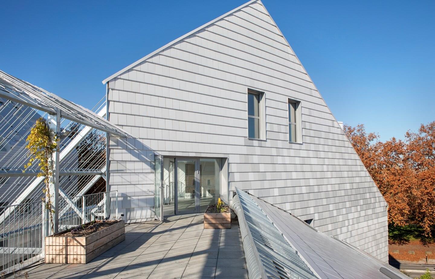 Ergoldsbacher Linea - Special color white | © ERLUS 2022